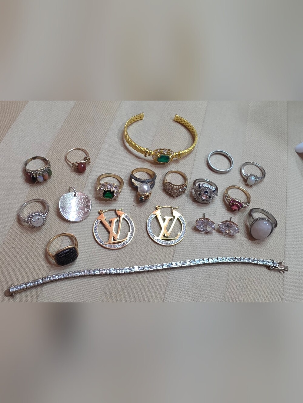 RESELLERS! LOT OF JEWELRY SOME  925 RINGS BRACELETS AND EARRINGS! ALL WEARABLE